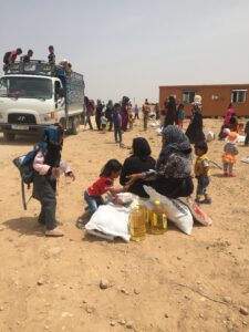 Distribution-at-Syrian-refugee-camps80